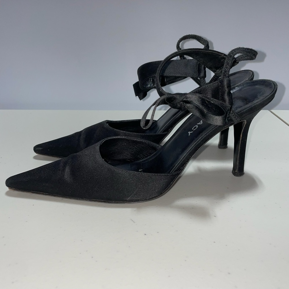 Ellen Tracy Black Pointed Toe Heels with Ankle Strap Size 8.5